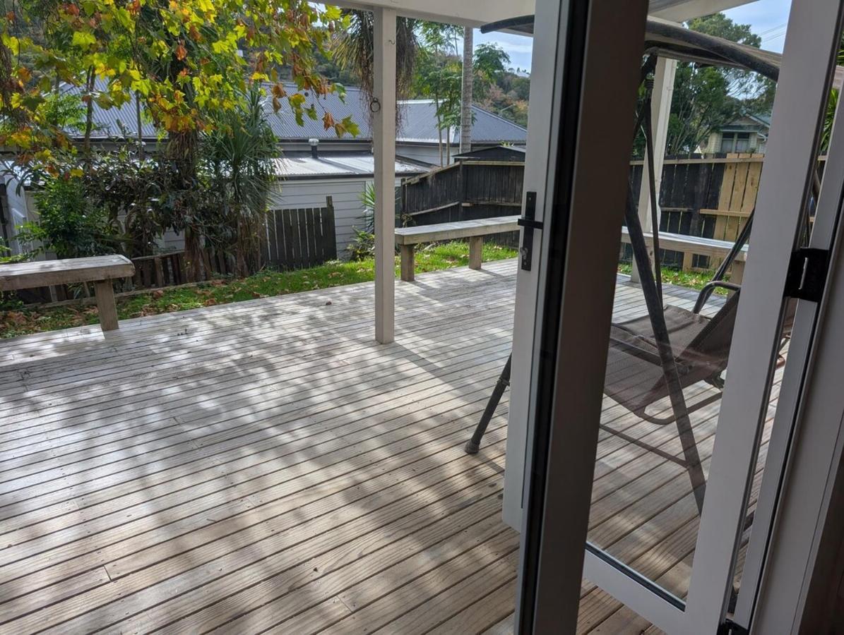 Bright Modern Townhouse at Kingsland with Deck and Garage - Ferienwohnung Auckland