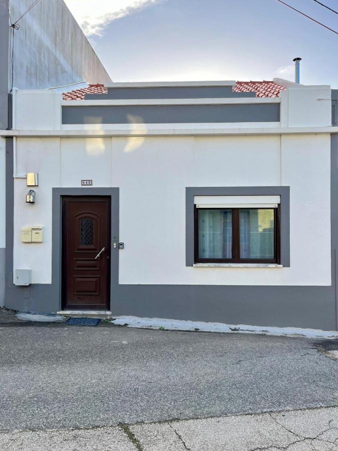 Supertubos Jacuzzi Surf Retreat V4 - Ferienwohnung Atouguia da Baleia