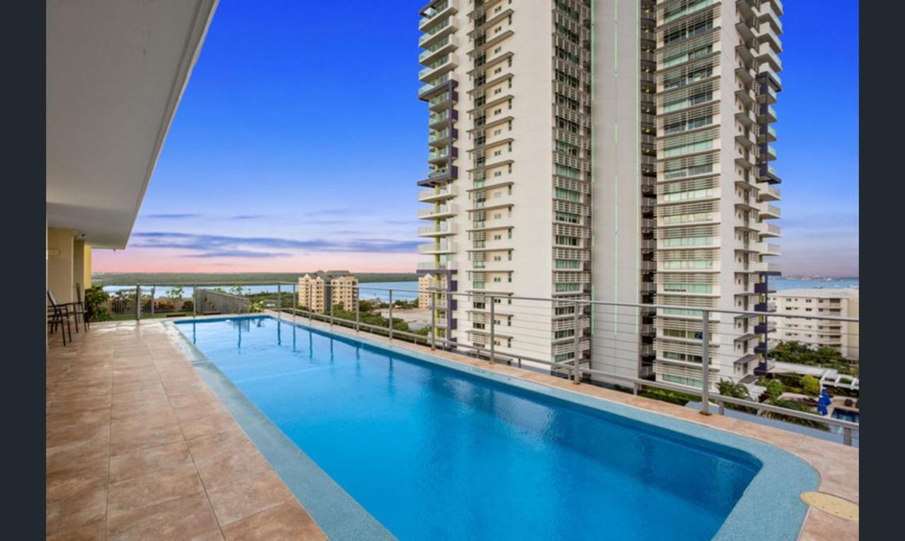 The Midas Touch Rooftop Pool & Free Parking - Bed and Breakfast Darwin