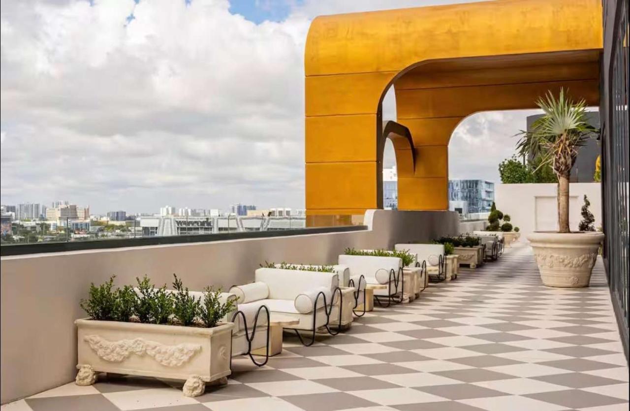 NoMad Wynwood Walls & Rooftop Pool by Palermo Home Miami - Bed and Breakfast Miami