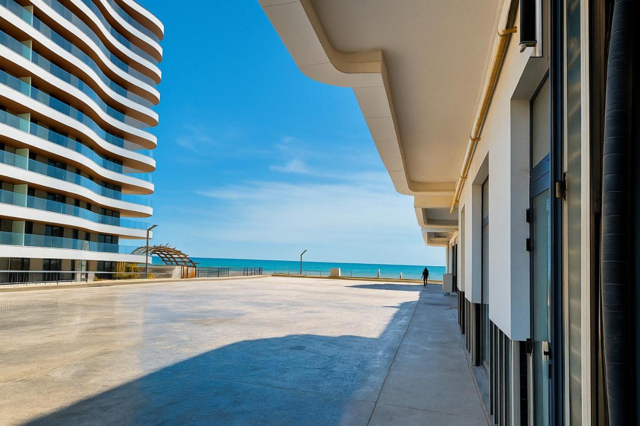 ROX Aparthotel - Axxis Beach Mamaia - Bed and Breakfast Mamaia