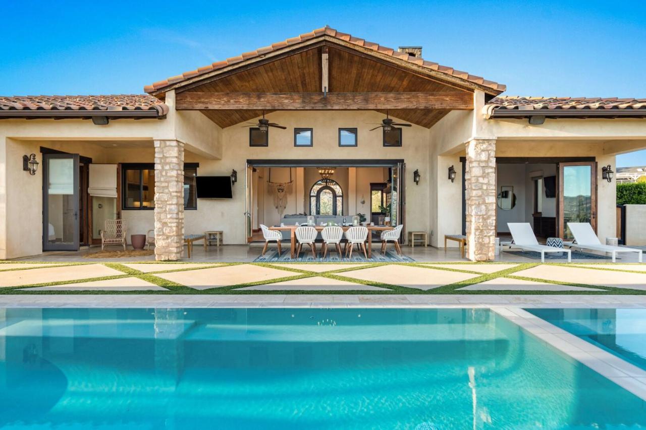Via de la Sky Ranch - Sprawling Tuscan Villa in Wine Country - B&B Temecula