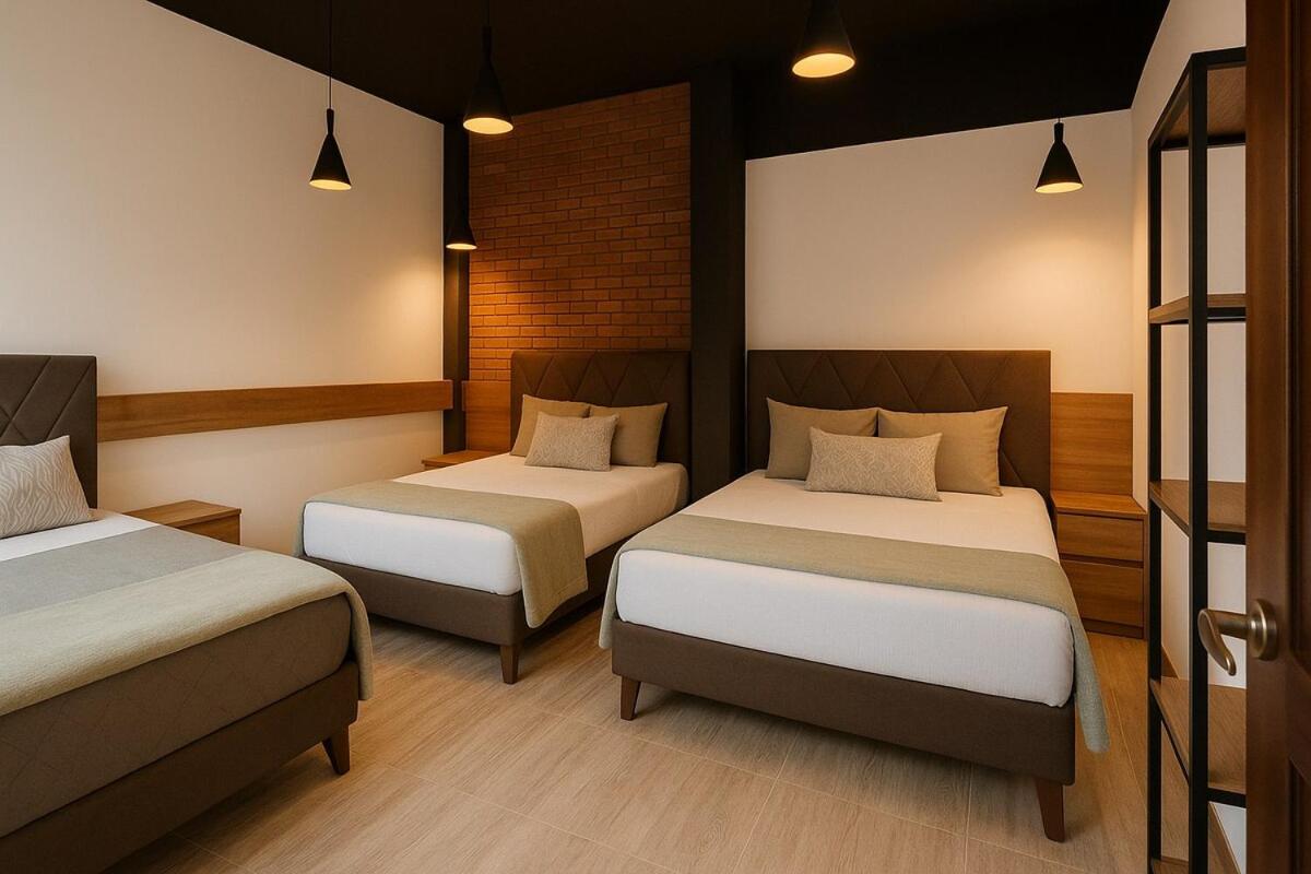 Luxury Industrial Vault, Wifi, Dry Cleaning, 5 rooms, Pool - B&B Arequipa