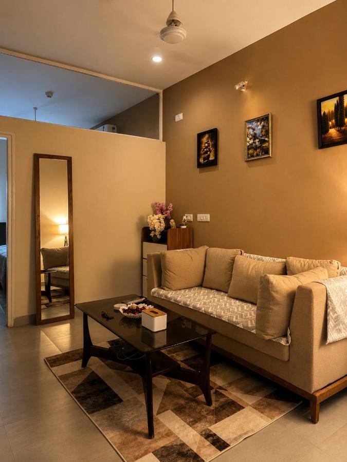 Beige & Beyond - Ferienwohnung Noida
