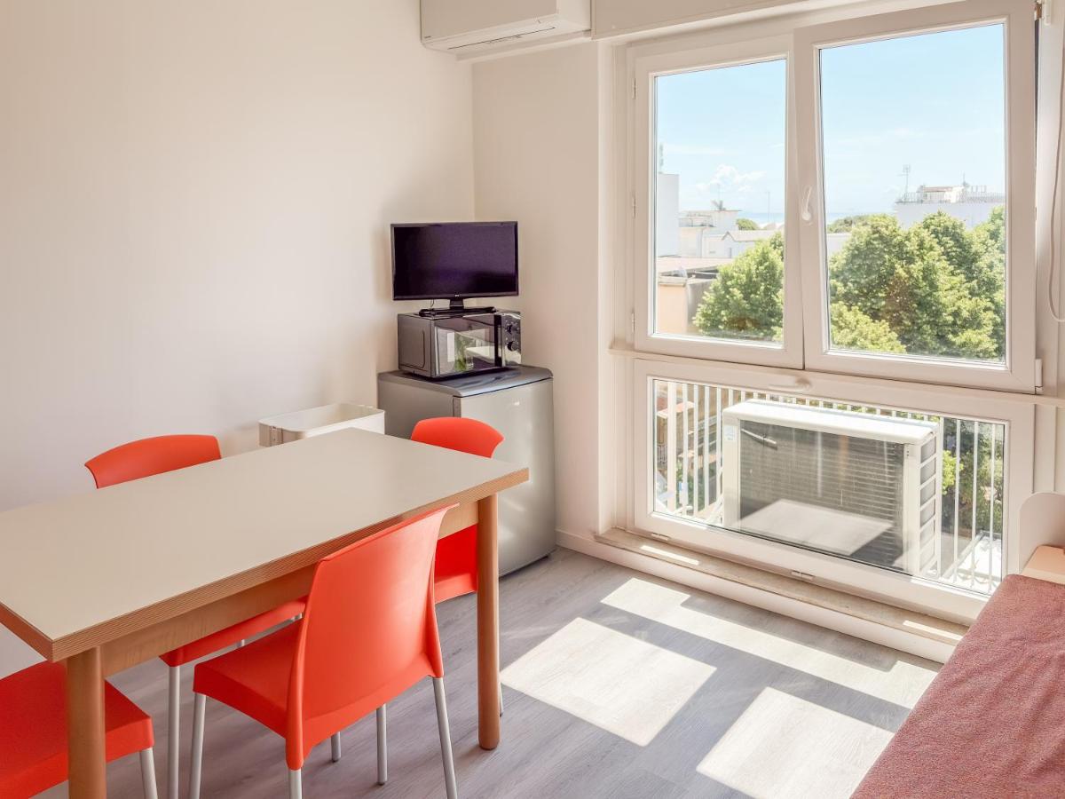 Appartamento Vista Mare Lignano Sabbiadoro MV3 - Chambres d'hôtes Lignano Sabbiadoro