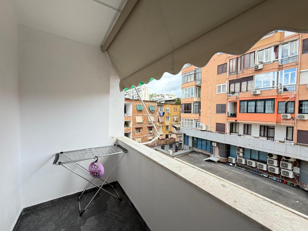 Prestige Blloku Central Apartment - Bed and Breakfast Tirana