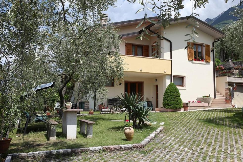 Garden Apartment with lake view - B&B Brenzone