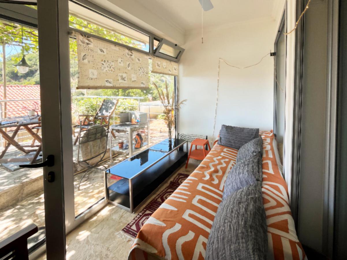 Stunning Sea View Apt with BBQ patio & Parking - Ferienwohnung Petrovac na Moru