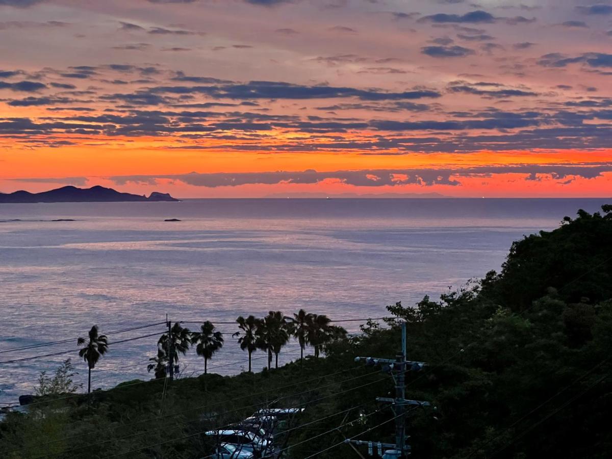 Villa Ocean Blue with Panoramic Ocean & Mountain Views - Bed and Breakfast Hyūga
