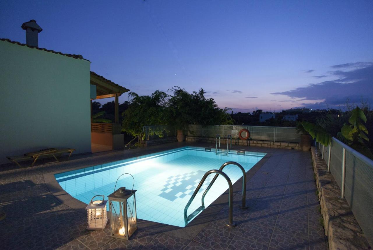 Villa con 2 Camere da Letto (4 Adulti)