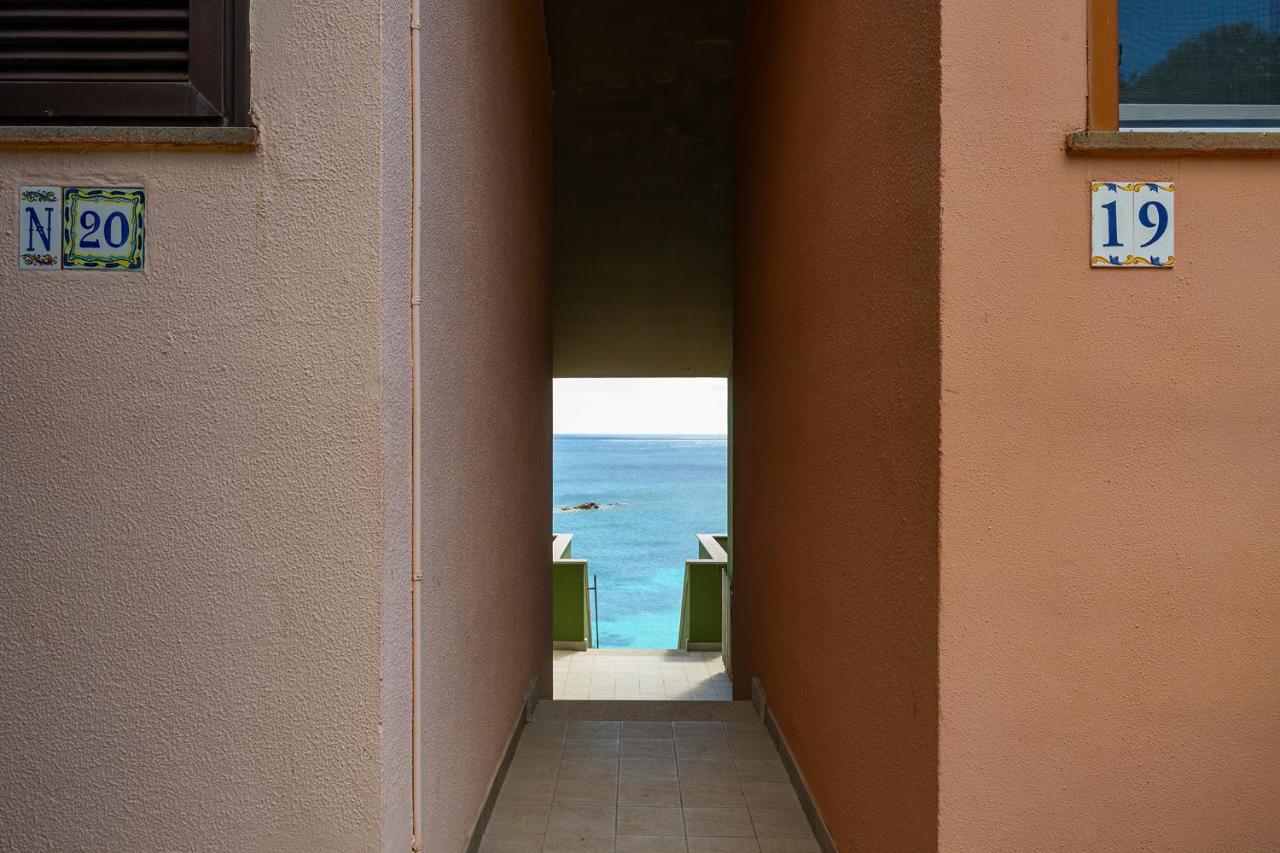 La Luna sul Mare - B&B Simius