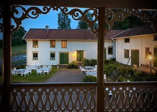 Klevs gästgiveri 25 min från Ullared - B&B Mårdaklev