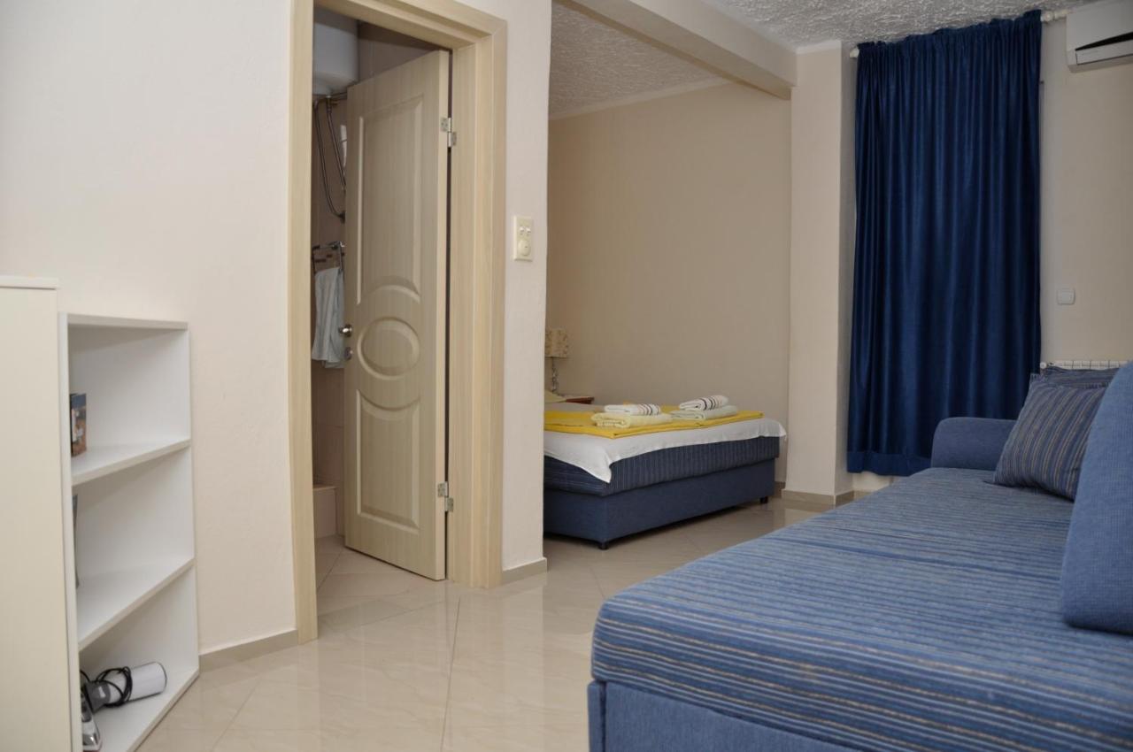 One-Bedroom Apartment with Balcony