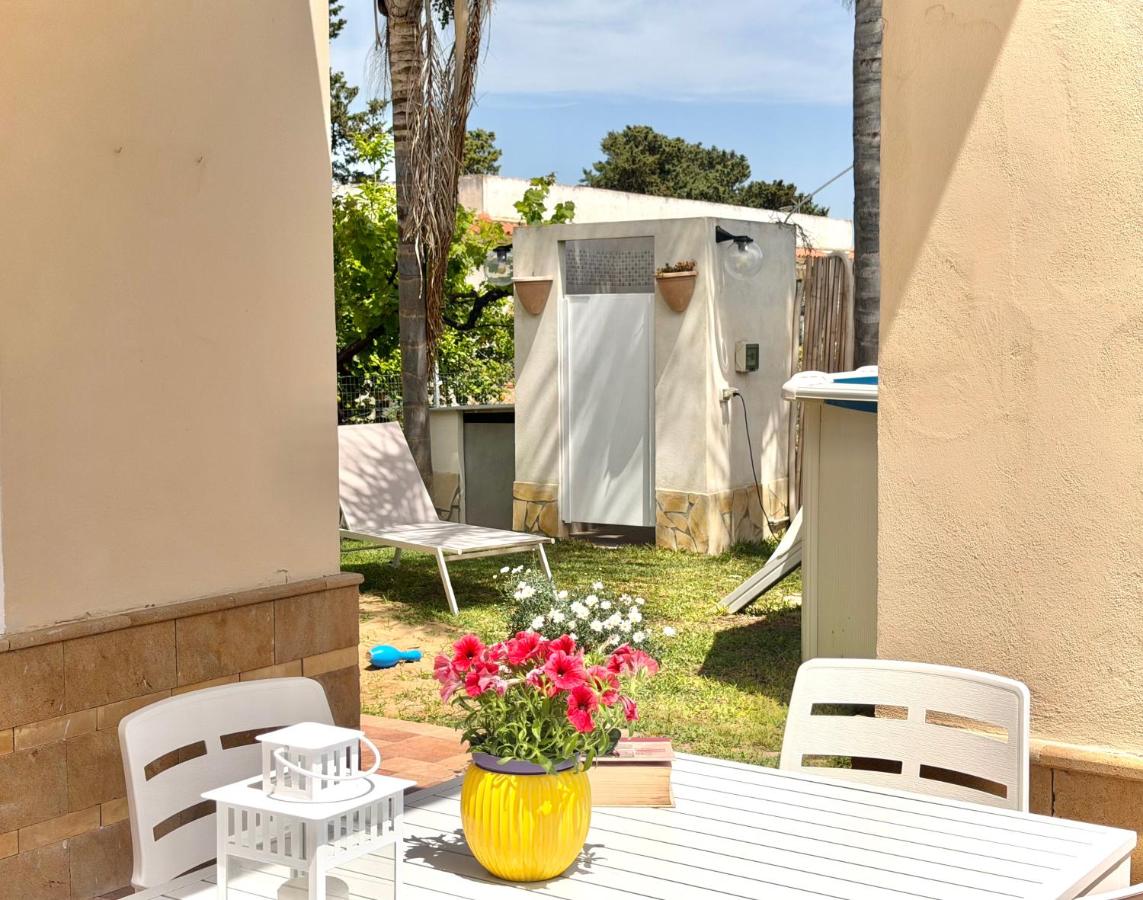 Irene's house near the sea with pool, parking & wi-fi - B&B Avola