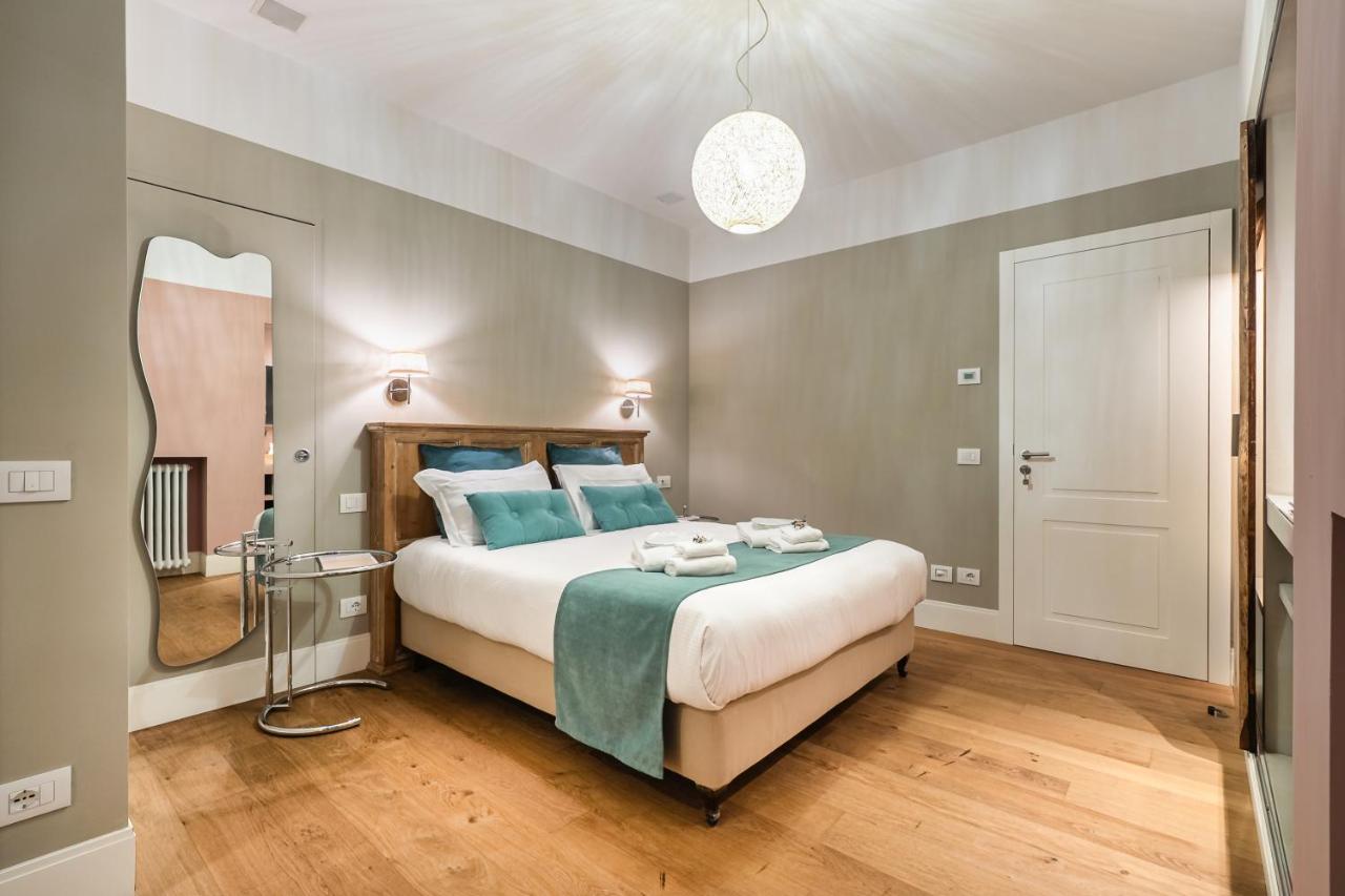 Großes Doppel-/Zweibettzimmer