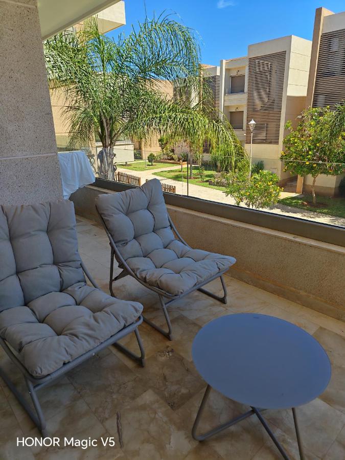 Holiday Appartement with Community Pool & Free parking in Marina - Chambres d'hôtes Saidia