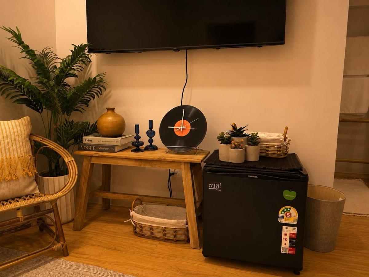 1Room 1 min to Chiang Mai Gate and motor rent - Chambres d'hôtes Chiang Mai