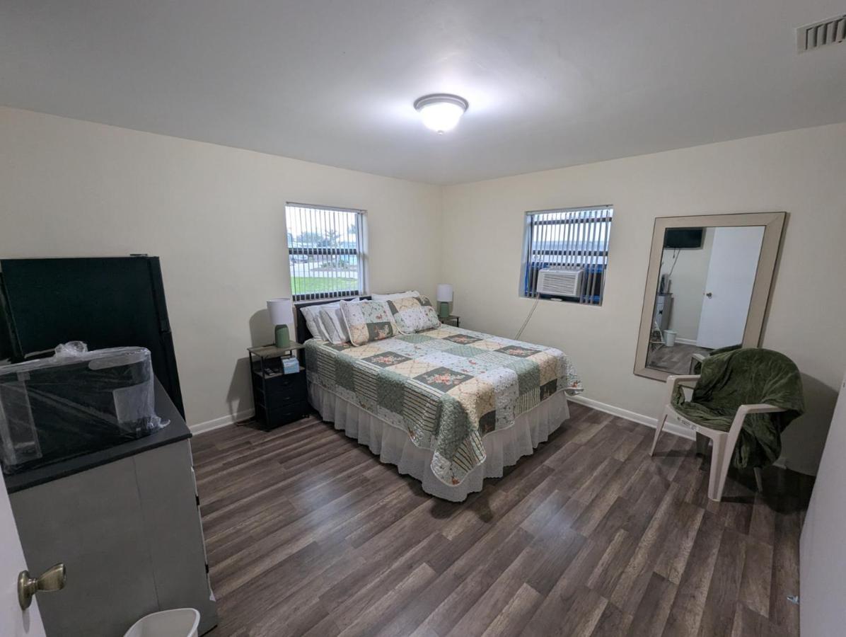 Small Town Florida - B&B Jensen Beach