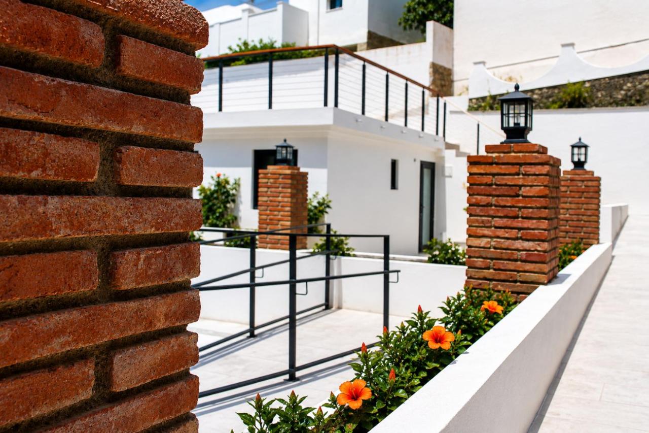 Coastal Retreat Steps from the Sea 2BR 2BA - B&B Almuñécar