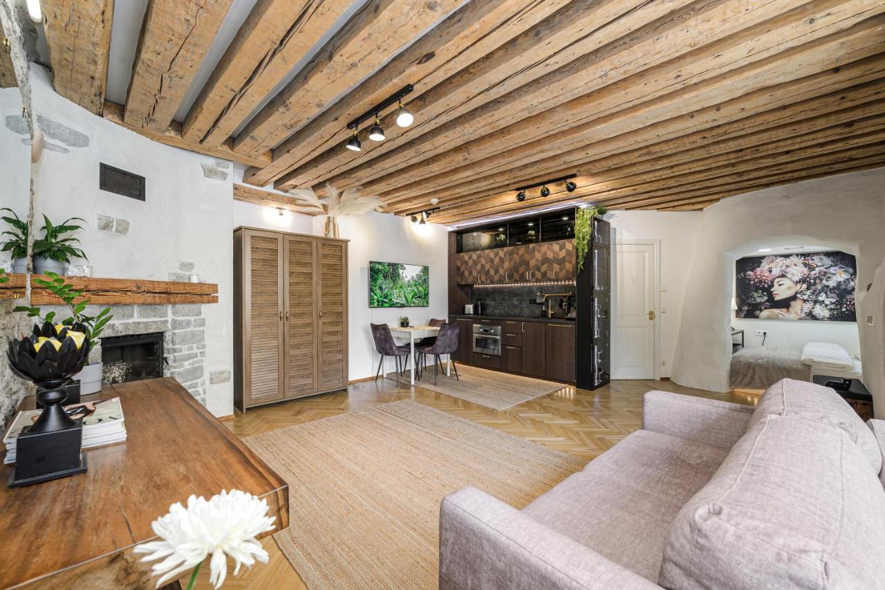Tallinn Old Town Chimney Chamber Apartment - B&B Tallinn