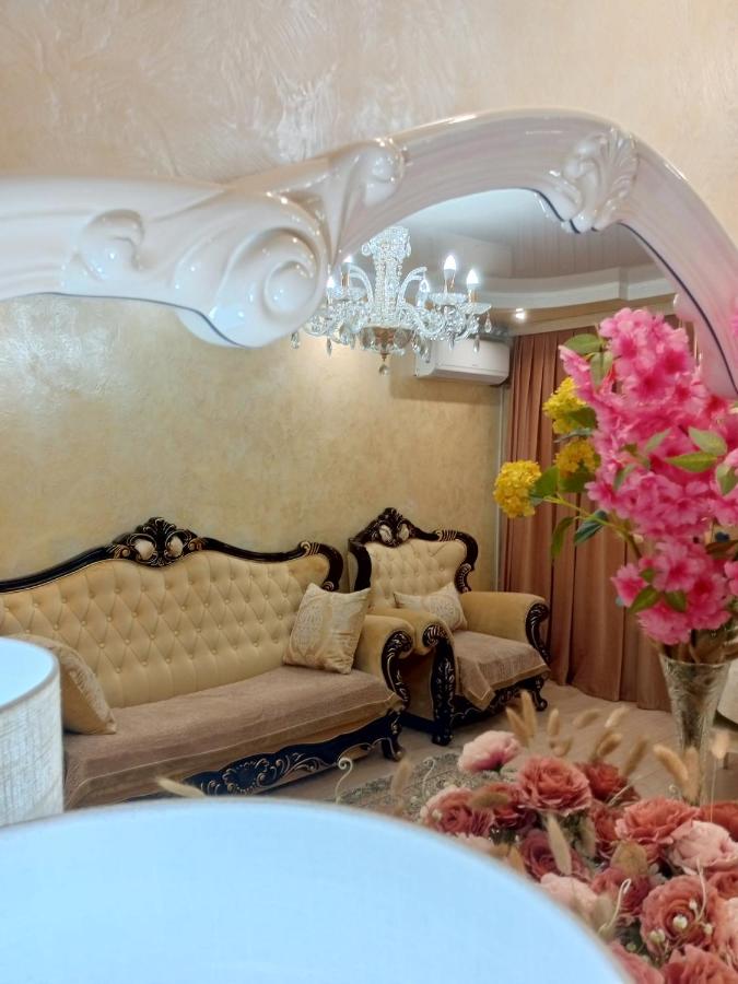 3 Rooms of the Sun Almaty Center Apartment - Ferienwohnung Almaty