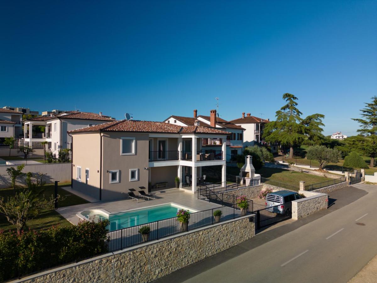 Villa Kortus Luxury modern villa near Petram Resort, beach 700m and Adriatic golf resort - Chambres d'hôtes Savudrija