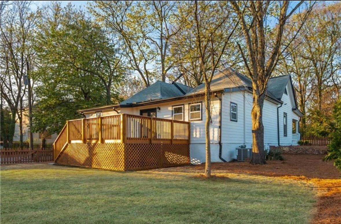 Newly Renovated 3BR Minutes From Benz Stadium & DT - Chambres d'hôtes Atlanta