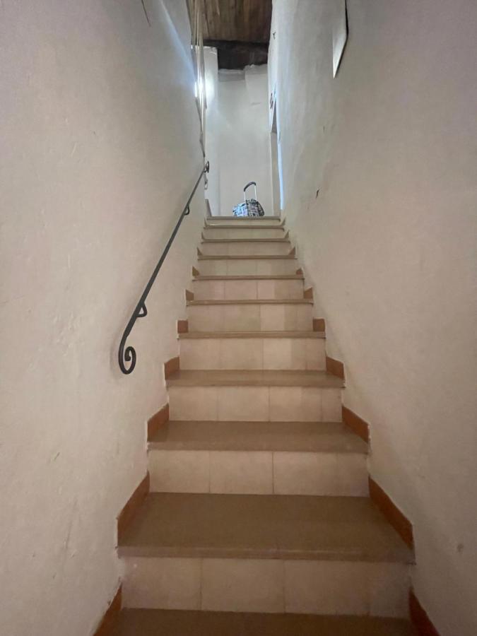 Catalan Art Room Studio Apartment - B&B Alghero