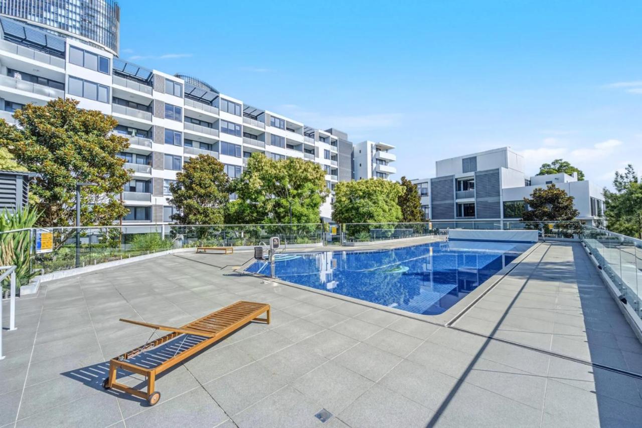Stylish 2BR Olympic Park Pool, Gym & Parking - Ferienwohnung Sydney