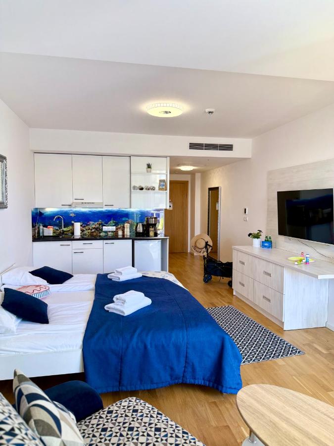 AL-DOM Apartament De Luxe z bocznym widokiem na morze i miejscem w hali garażowej - Chambres d'hôtes Kołobrzeg