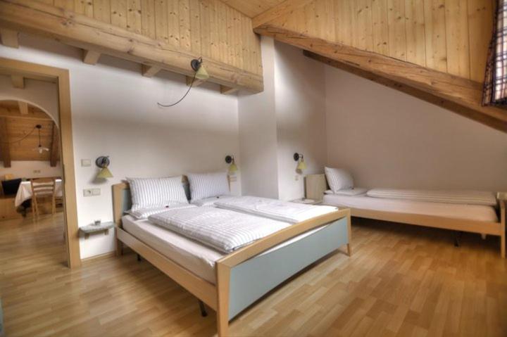 Apartment with Mountain View