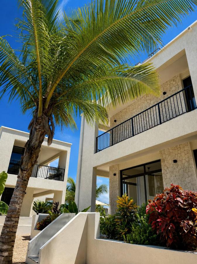 Alara Escapes 3BR Beachfront Apartment - B&B Bwejuu
