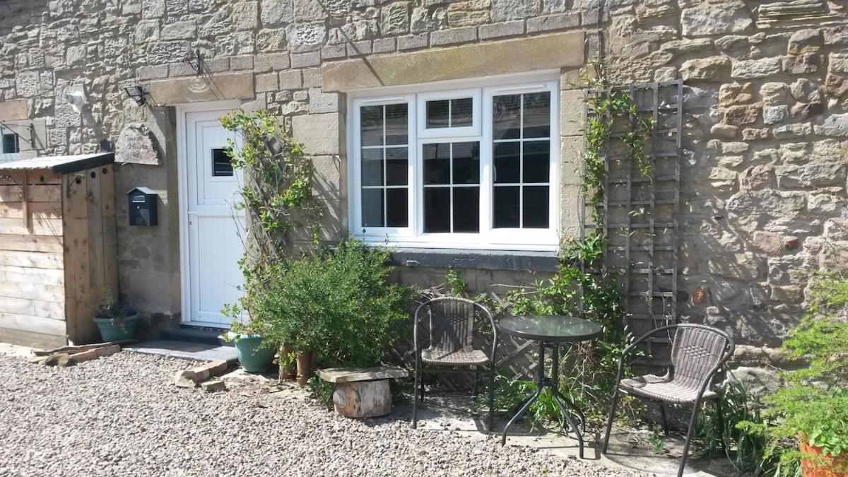 The Stables, 2 Plough Square - Bed and Breakfast Glanton