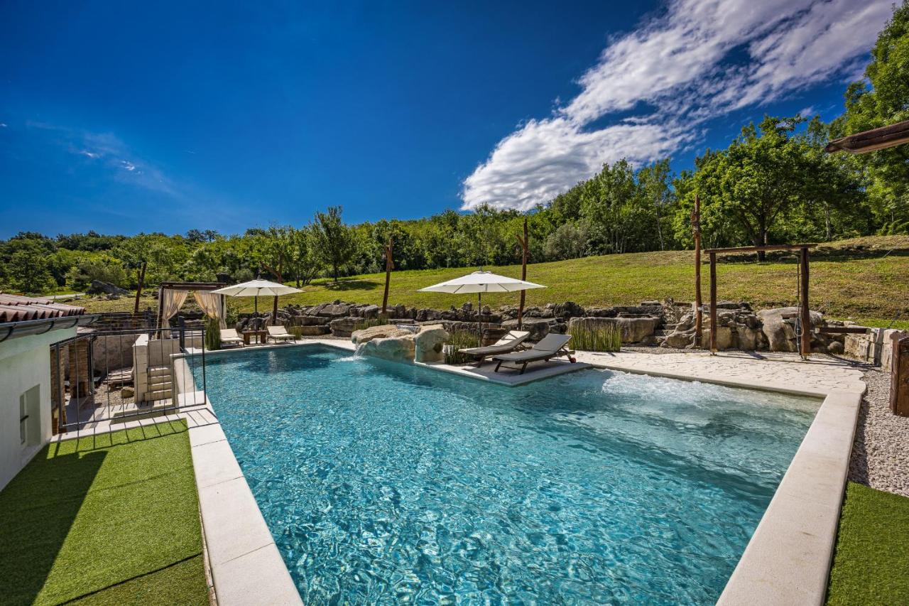 Villa Blazeni Miroslav Bulesic in Central Istria for 8 people with private heated pool and sauna - Chambres d'hôtes Vranje Selo