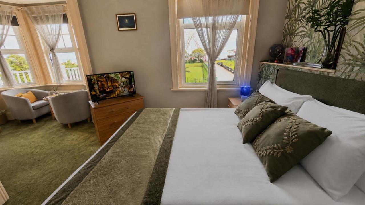 Superior King Room
