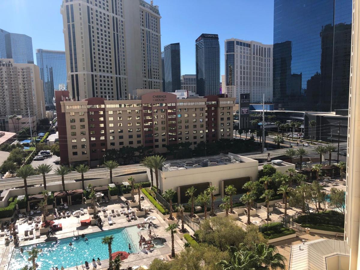 Signature at MGM Grand - One Bedroom Suite with Strip View and Balcony - Chambres d'hôtes Las Vegas