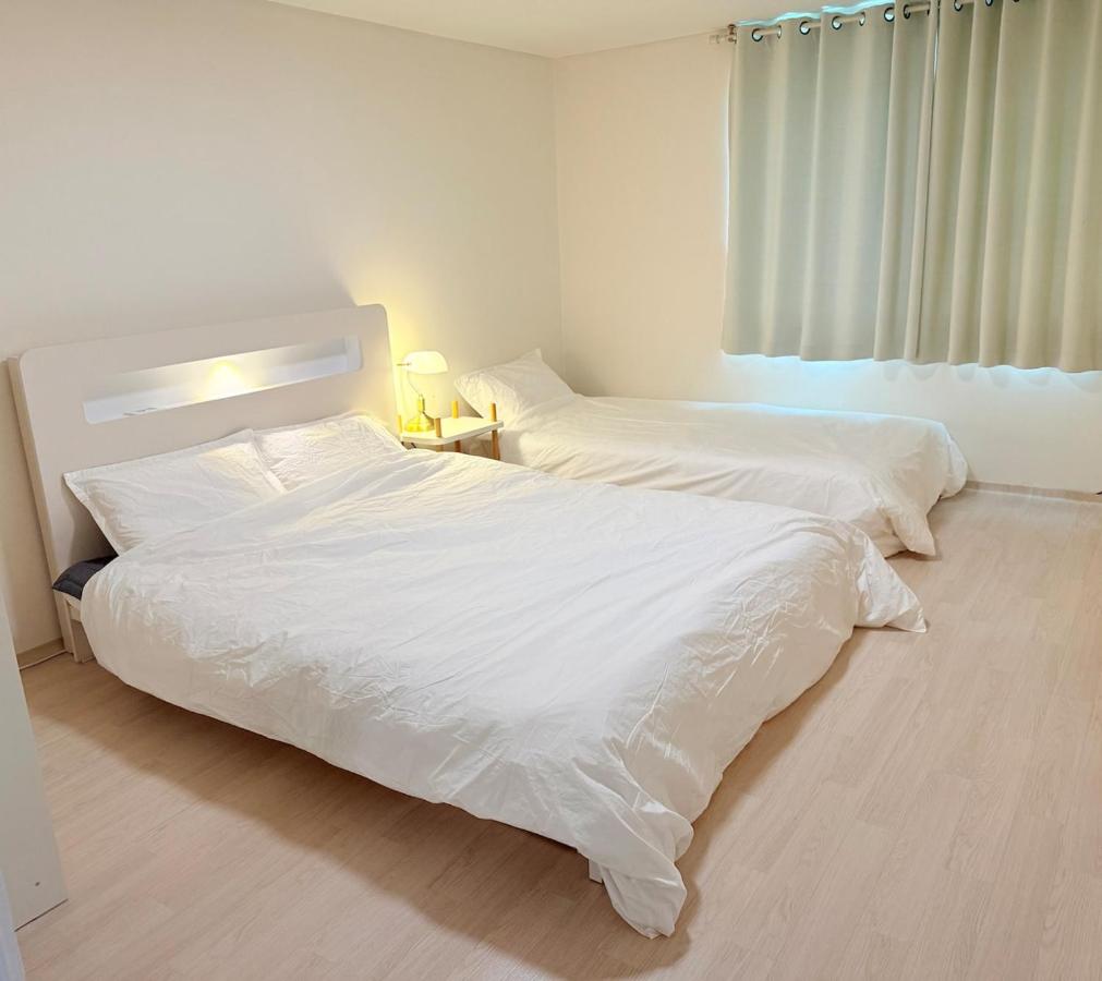 Cozy Family House near Nampo station, Parking Available, Yeongdo Entrance - Chambres d'hôtes Pusan