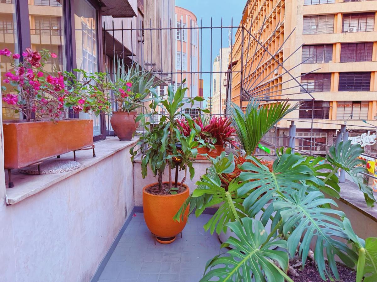 Apto con terraza privada junto al Bulevar del Río y Calle del Sabor - Bed and Breakfast Cali
