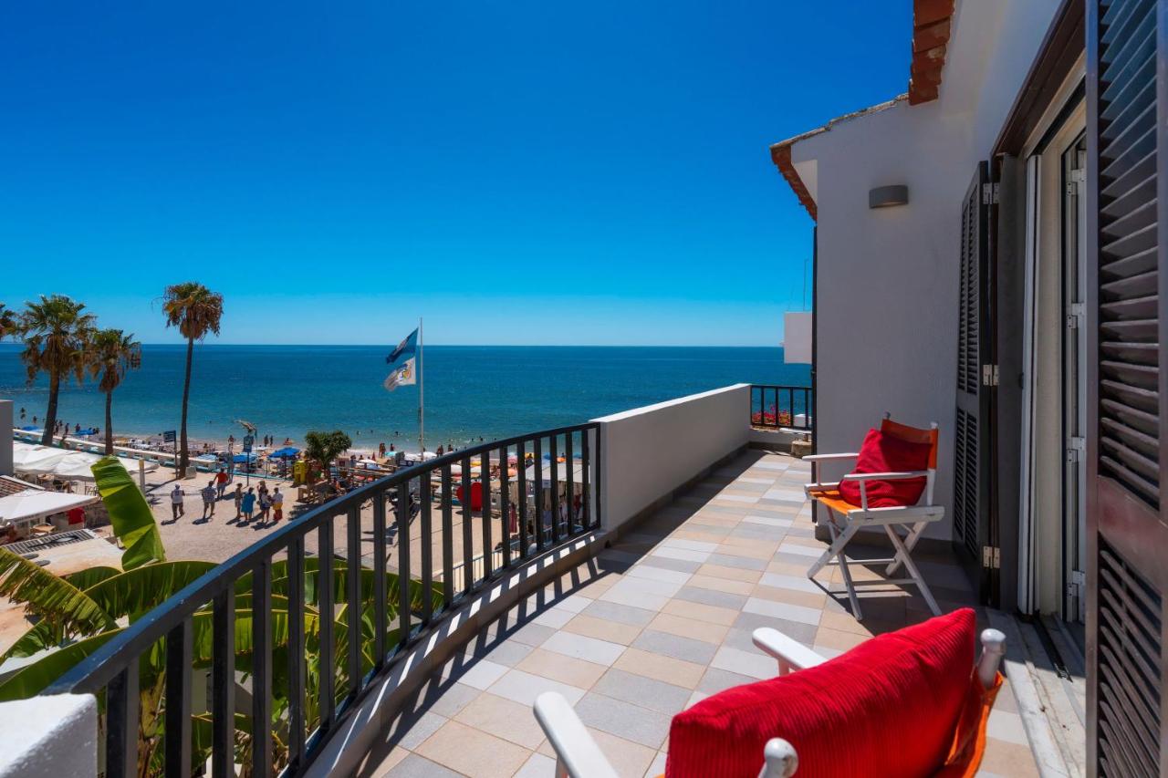 Stunning Sea View Apartment with Balcony - Chambres d'hôtes Olhos de Água