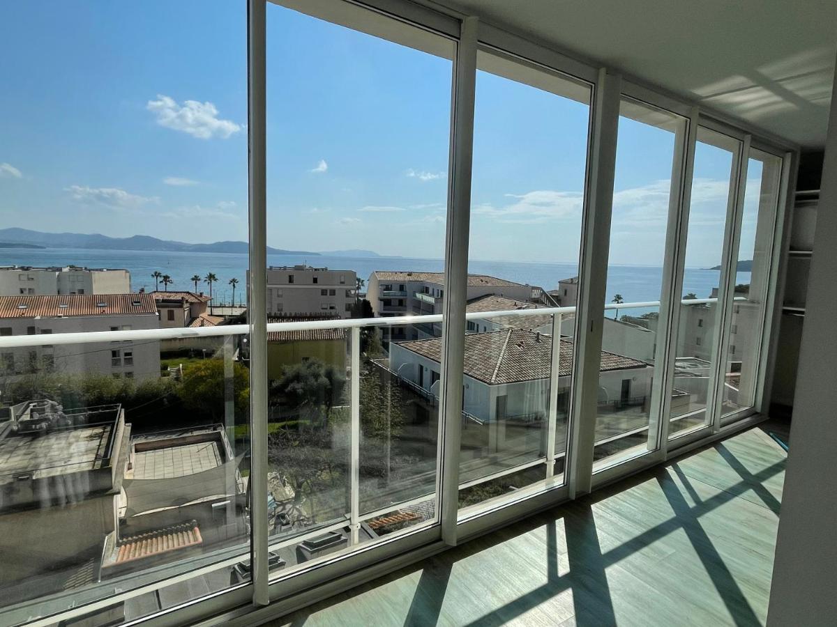 Très beau T2 climatisé refait à neuf, vue mer panoramique exceptionnelle à 120m à pied de la plage - Chambres d'hôtes La Ciotat