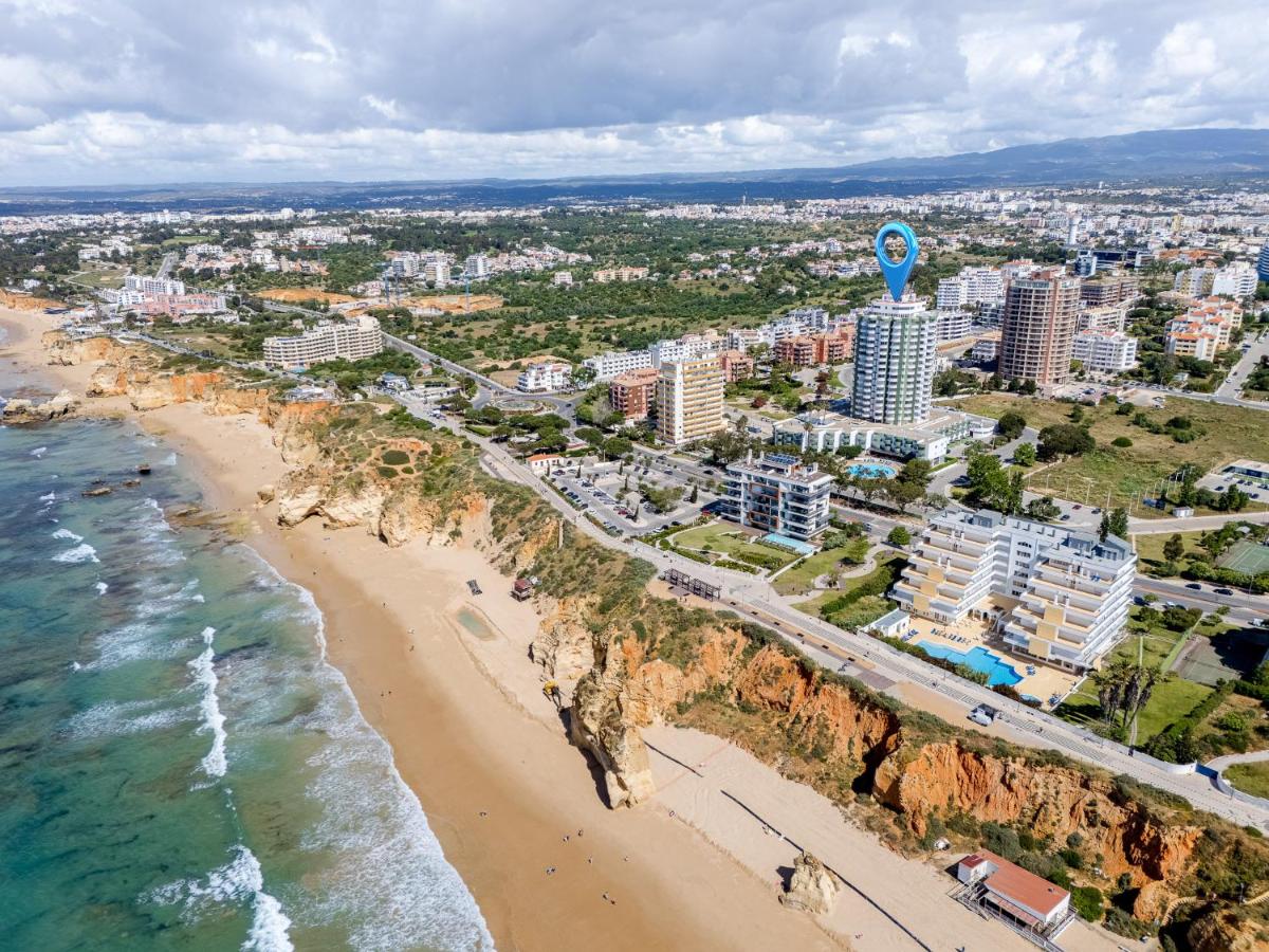 Oceanview - Luxury Beachfront Apartment - Chambres d'hôtes Portimão