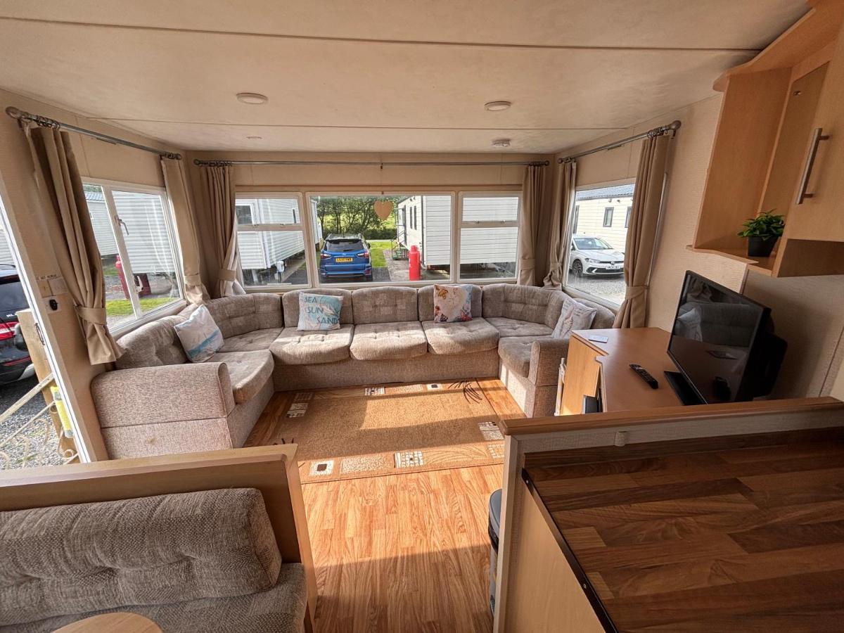 Family 3 Bedroom Caravan at Clarach Bay - B&B Aberystwyth