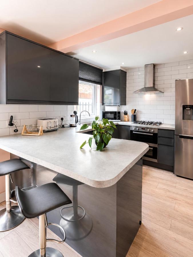 Modern Home - Ideal for Families & Contractors - Ferienwohnung Roundhay