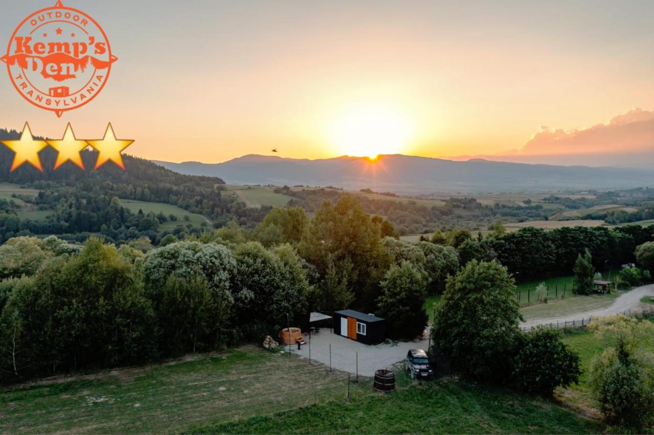 Kemp's Den - B&B Lăzărești