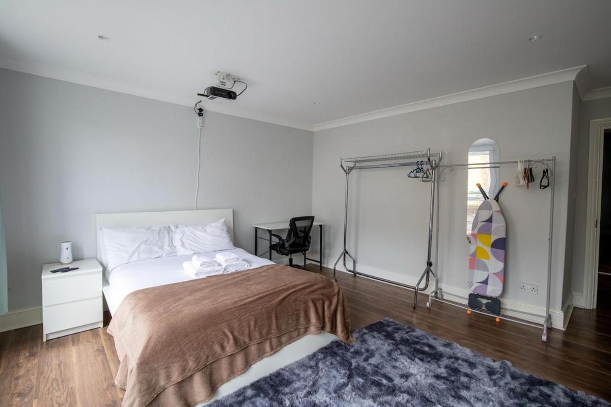 Brick Lane Modern 2BR Apartment Up To 5 - B&B London