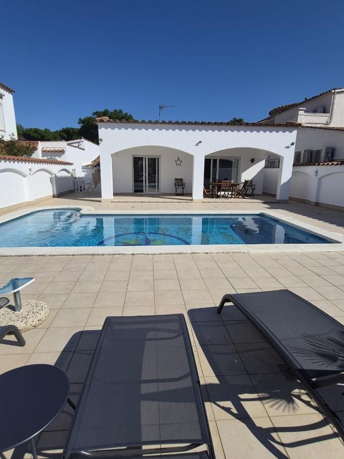Belle villa de plain pied sur canal - Ferienwohnung Empuriabrava