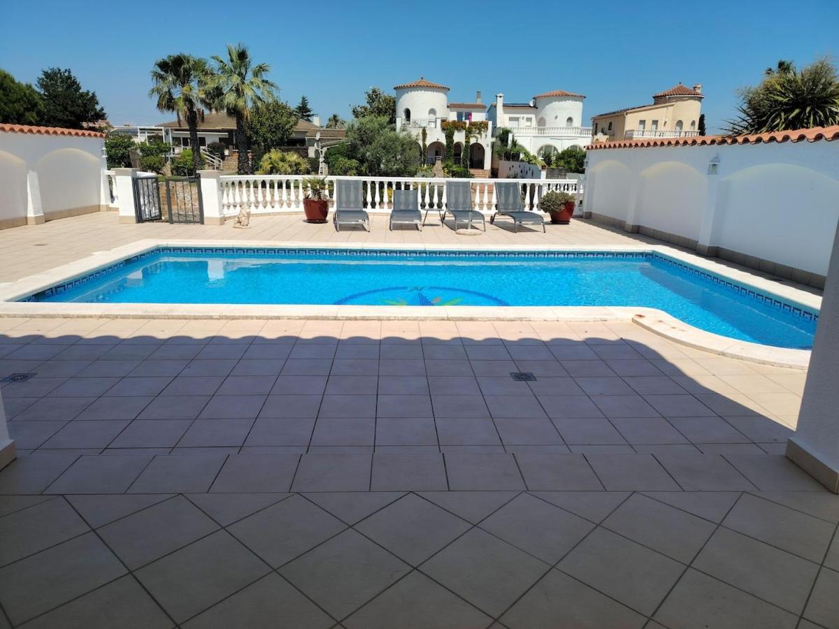 Belle villa de plain pied sur canal - Ferienwohnung Empuriabrava