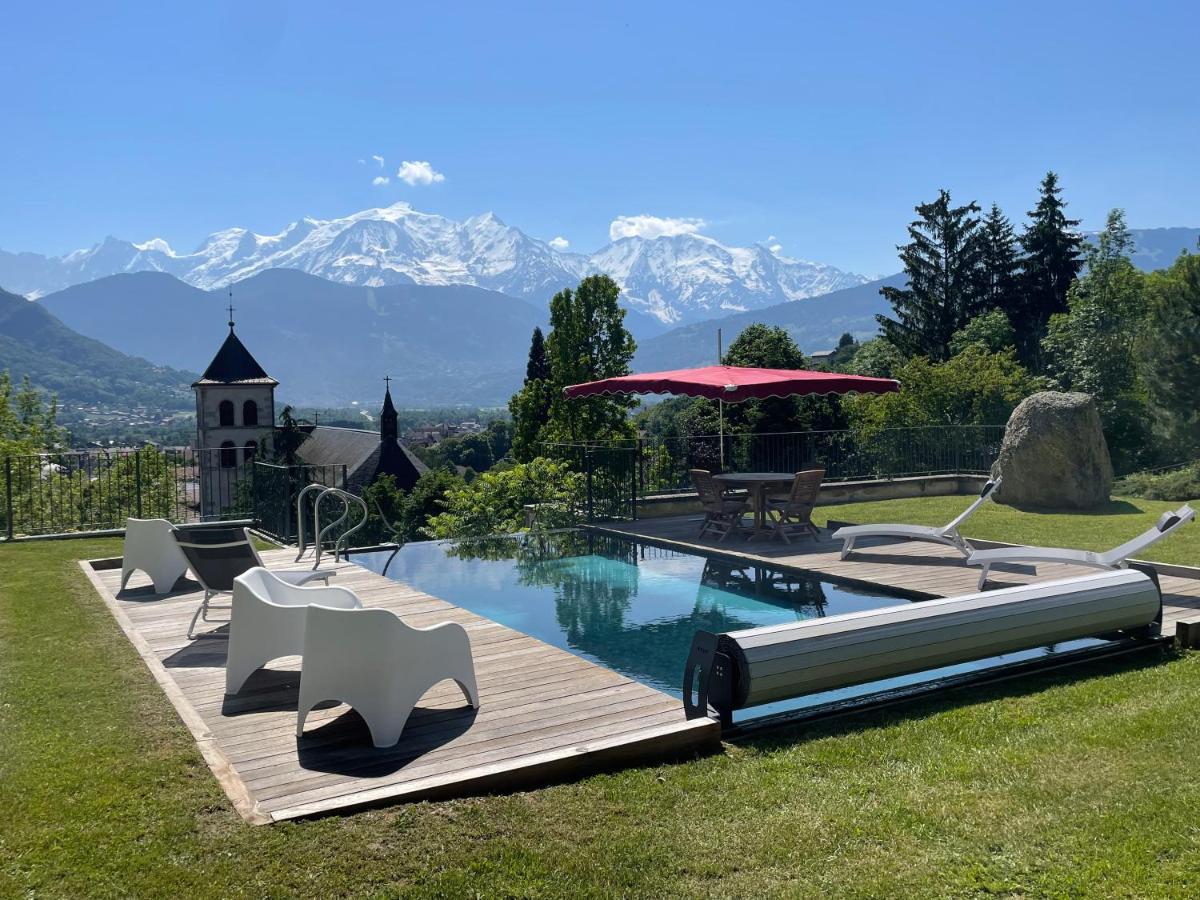 Un château face au Mont-Blanc - Chambres d'hôtes Sallanches