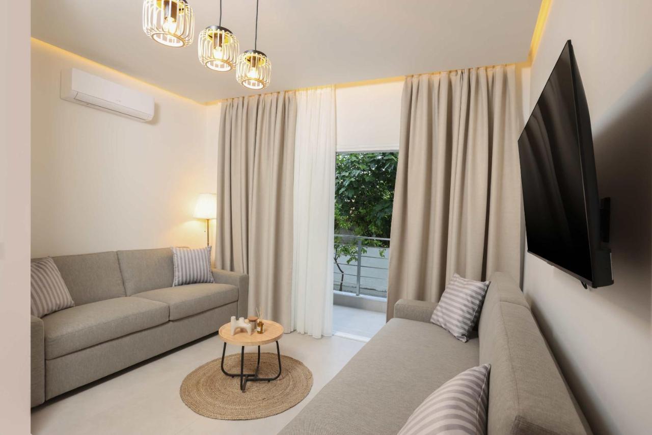 Kyklos Apartment Elegant Stay by the Sea - B&B Pefkochóri