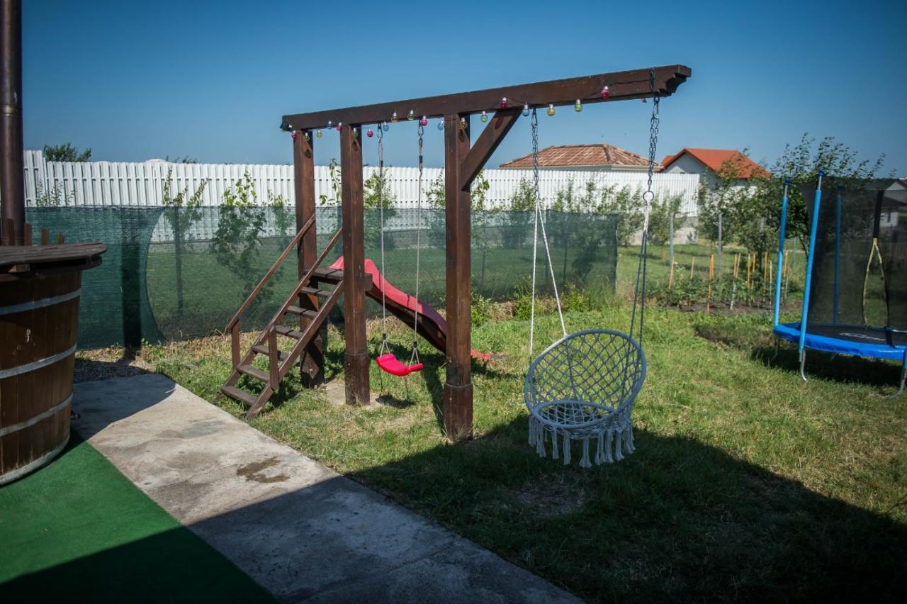 Casa Albă - B&B Sănduleşti